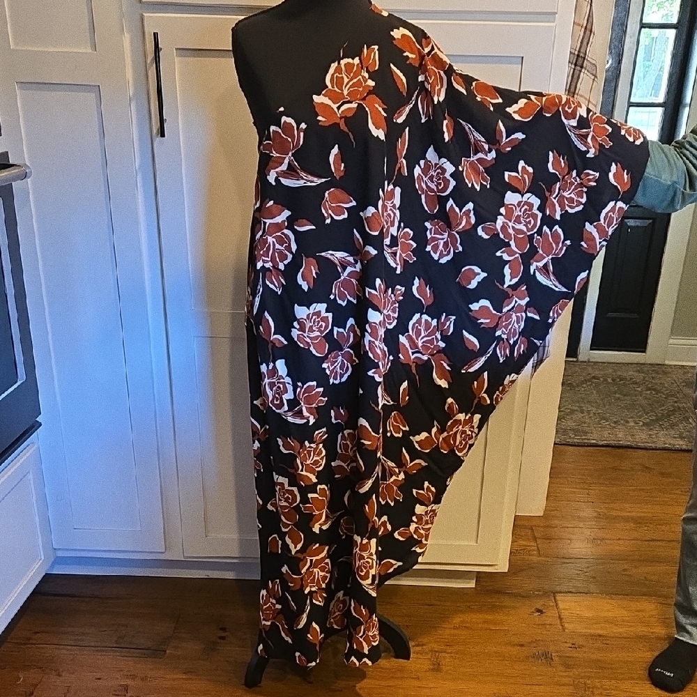 Vince Camuto Black and Orange Floral Kimono